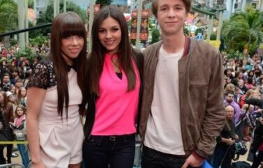 Fun Size Stars Visit Mall Of America!