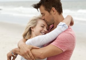 Josh Duhamel and Julianne Hough in "Safe Haven." Photo by James Bridges – © 2012 Relativity Media. All Rights Reserved.