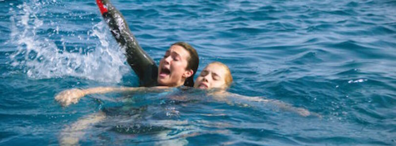 Mandy Moore and Claire Holt in "47 Meters Down."