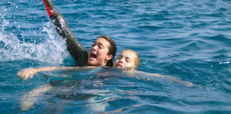 Mandy Moore and Claire Holt in "47 Meters Down."