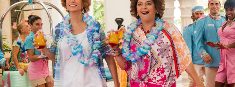 Kristen Wiig and Annie Mumolo in Barb and Star Go to Vista Del Mar