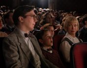 Paul Dano, Michelle Williams, and Mateo Zoryon Francis-DeFord in "The Fabelmans."
