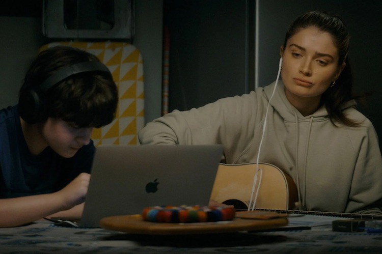 Orén Kinlan and Eve Hewson in "Flora and Son"