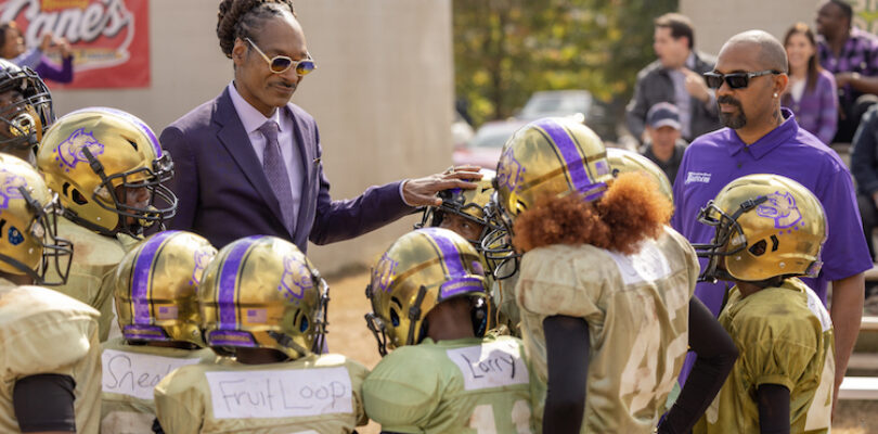 Snoop Dogg and Mike Epps in "The Underdoggs." Photo by Jacob Kemp/Jacob Kemp - © 2024 METRO-GOLDWYN-MAYER PICTURES INC. All Rights Reserved.