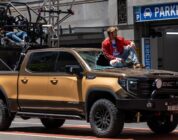 Ryan Gosling is Colt Seavers in THE FALL GUY, directed by David Leitch.